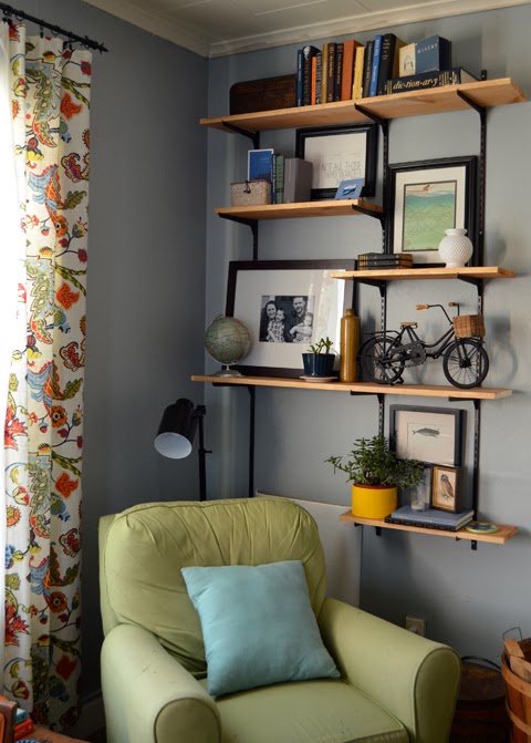 livinroom_shelves32